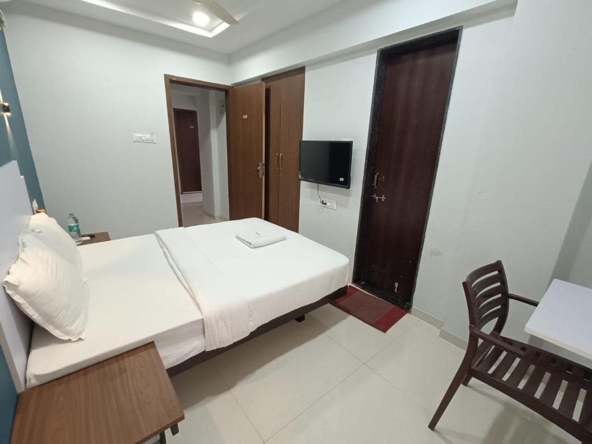 Hotel Ornate Ranveer Studio Pune